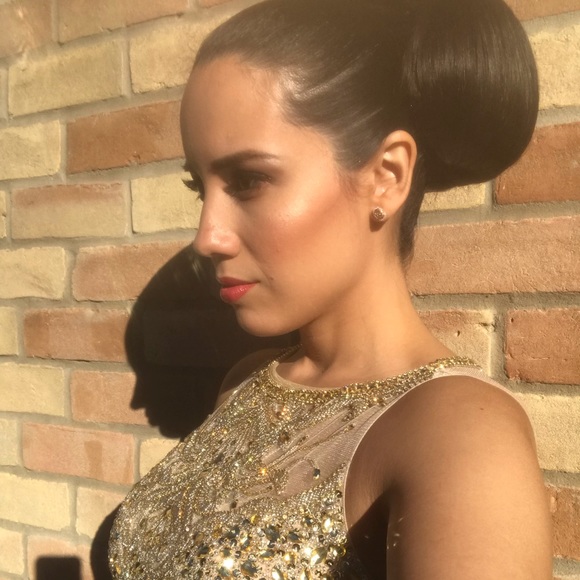 Meet your Posher, Krystal - Picture 2 of 5